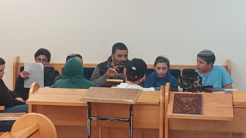 בית ספר הצבי, קשת (1).jpg